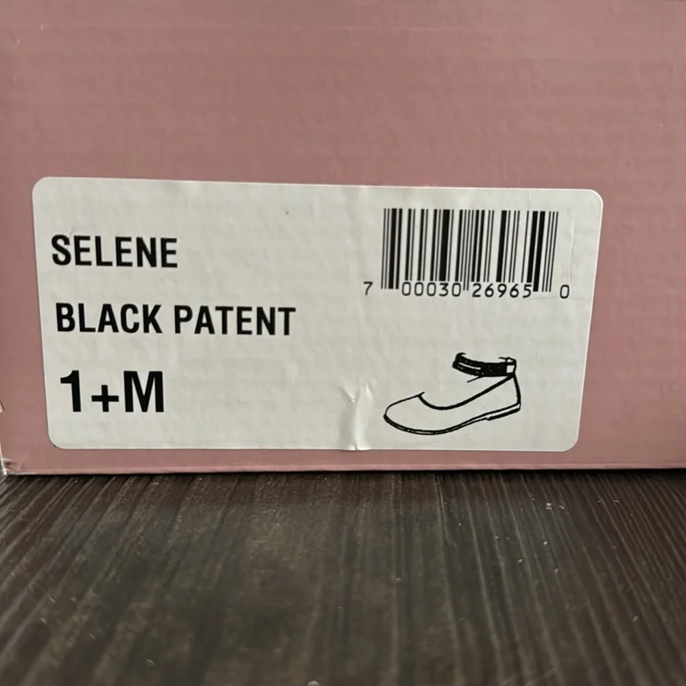 NWT Rachel Shoes Selene Black Patent Flats